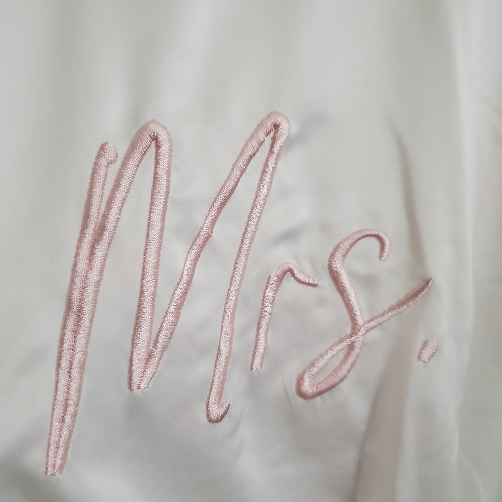 "Mrs." Bride Robe Set - Picture 9 of 16